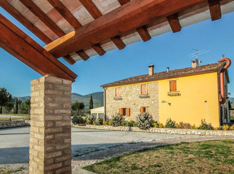 Farmhouse Fermignano Marche Italy