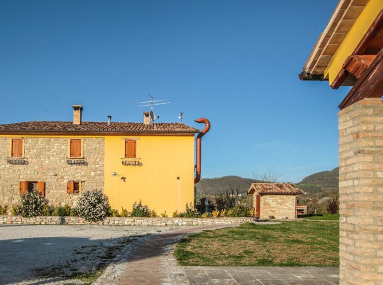 Farmhouse Fermignano Marche Italy