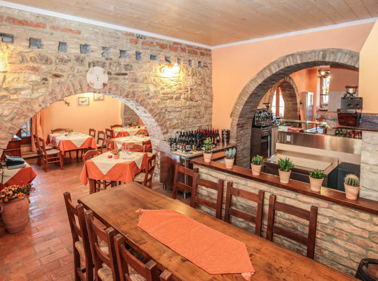 Farmhouse Fermignano Marche Italy