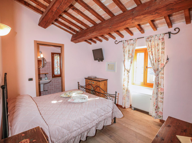 Farmhouse Fermignano Marche Italy