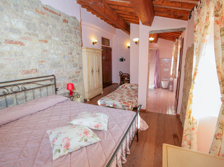 Farmhouse Fermignano Marche Italy
