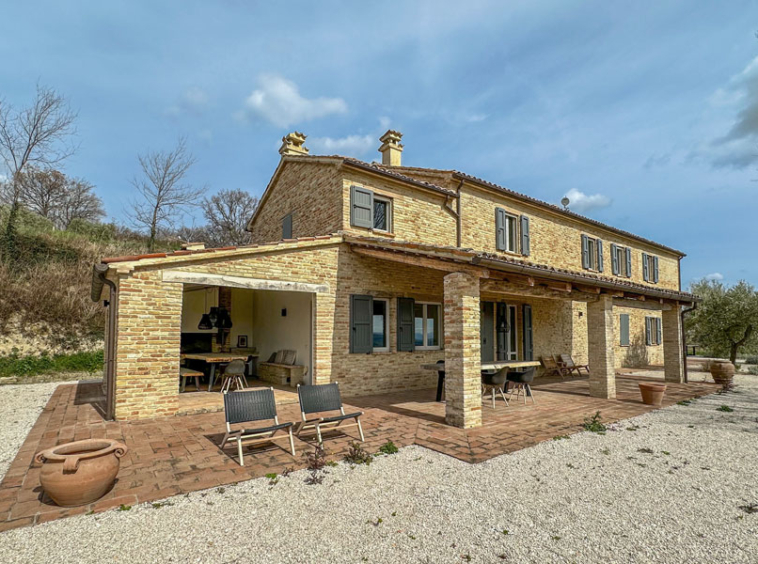 Villa Cartoceto Pesaro Marche Italy Pool Luxury