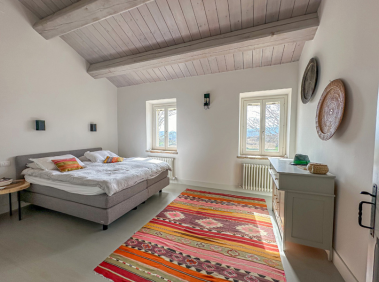 Villa Cartoceto Pesaro Marche Italy Pool Luxury