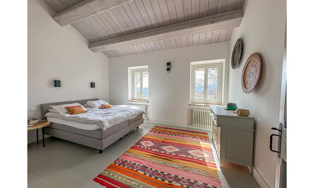 Villa Cartoceto Pesaro Marche Italy Pool Luxury