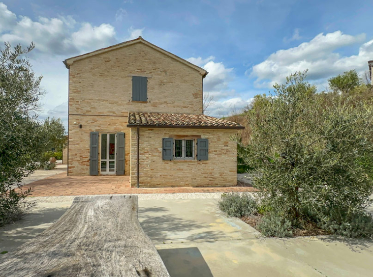 Villa Cartoceto Pesaro Marche Italy Pool Luxury