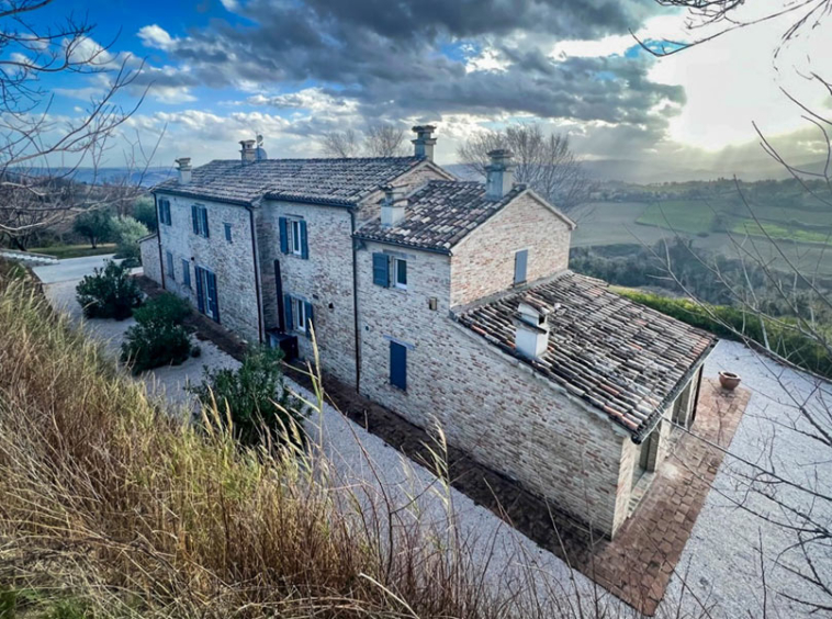 Villa Cartoceto Pesaro Marche Italy Pool Luxury
