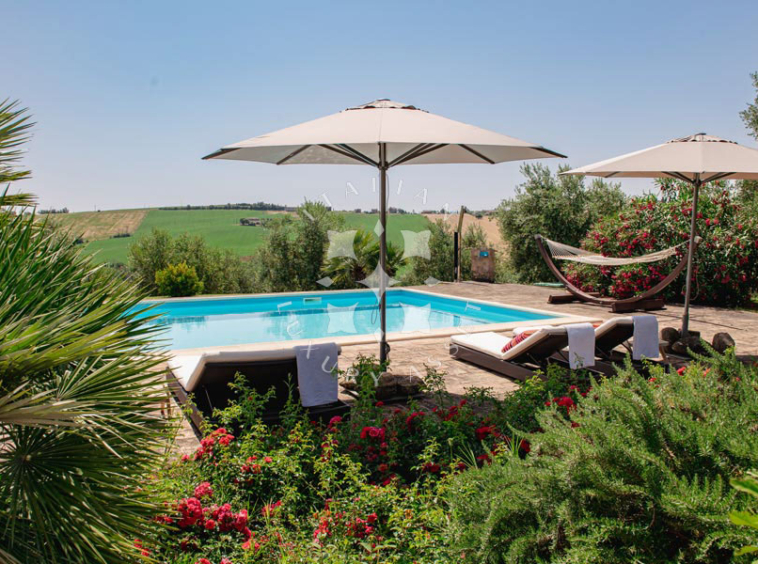 Villa Arcevia Marche Italy Luxury Panorama