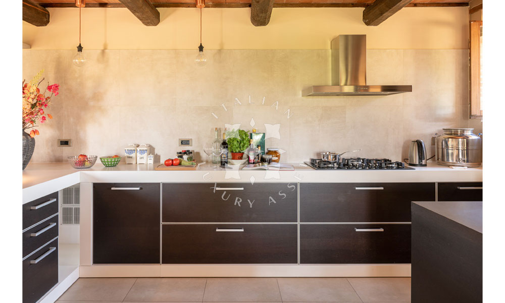 Villa Arcevia Marche Italy Luxury Panorama