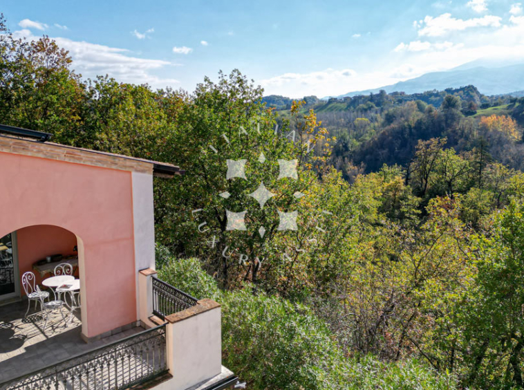 Villa Ascoli Piceno Marche Panorama Italy