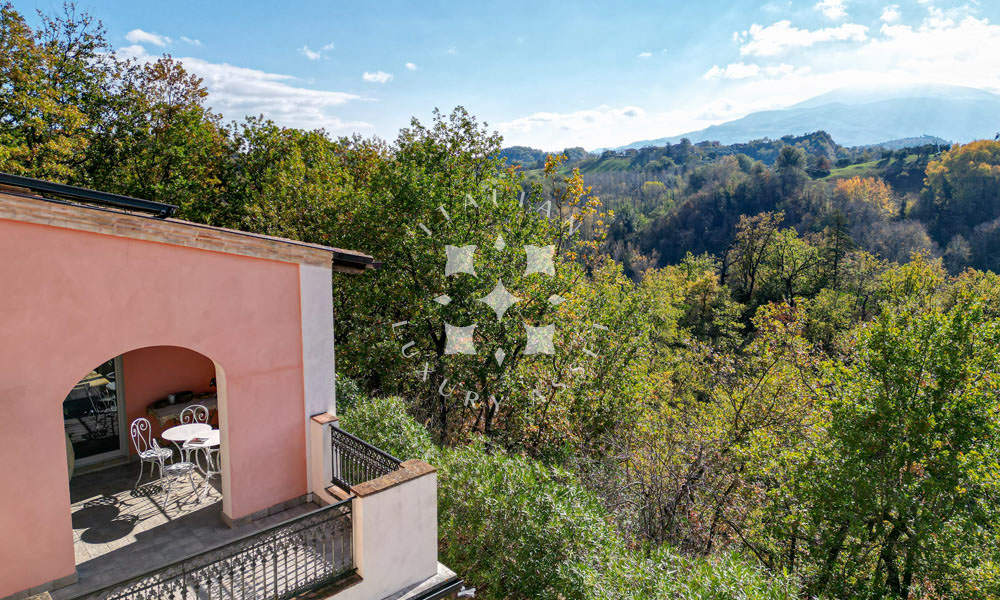 Villa Ascoli Piceno Marche Panorama Italy