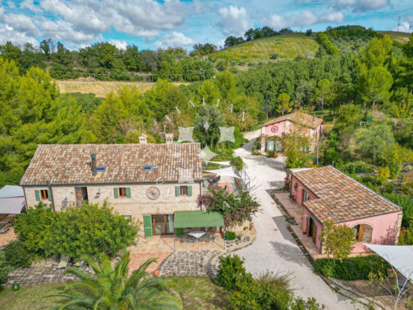 Agriturismo Ponzano Fermo Marche Pool Panorama