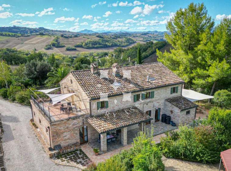Agriturismo Ponzano Fermo Marche Pool Panorama