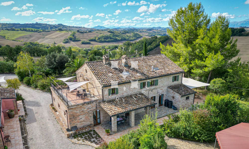 Agriturismo Ponzano Fermo Marche Pool Panorama
