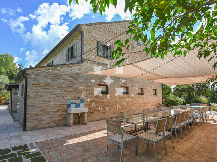 Agriturismo Ponzano Fermo Marche Pool Panorama