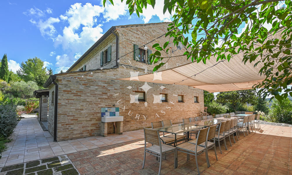 Agriturismo Ponzano Fermo Marche Pool Panorama
