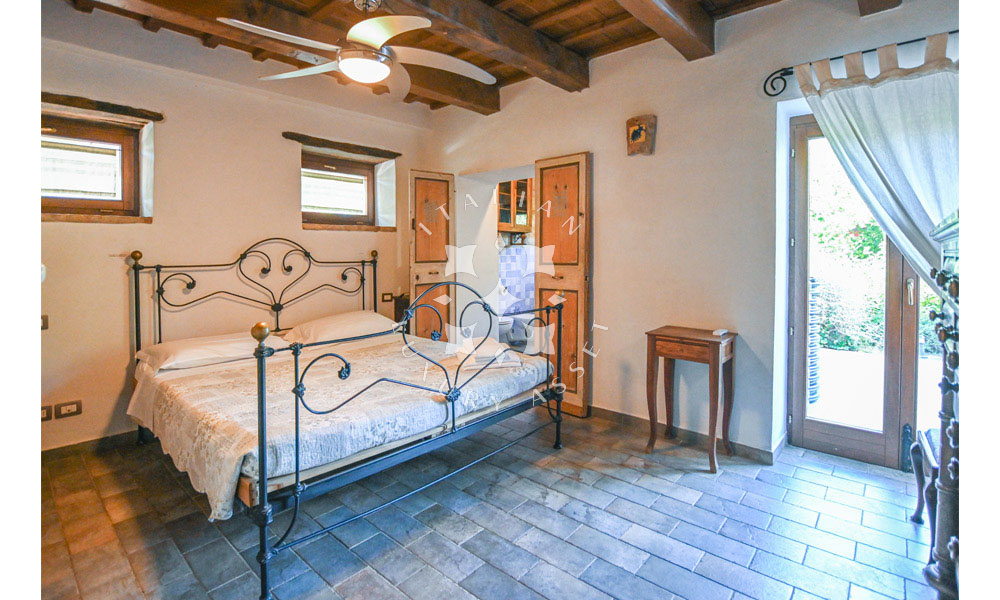 Agriturismo Ponzano Fermo Marche Pool Panorama
