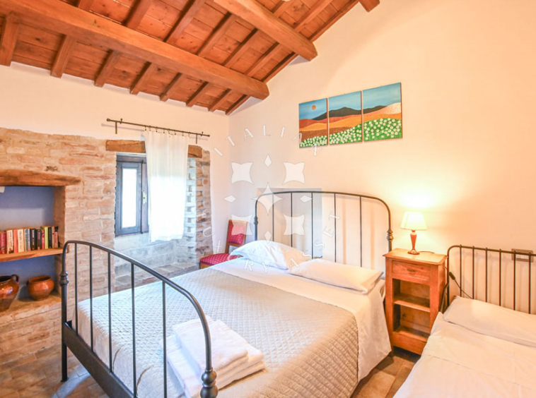 Agriturismo Ponzano Fermo Marche Pool Panorama