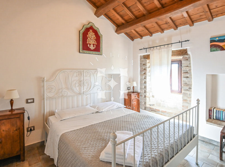 Agriturismo Ponzano Fermo Marche Pool Panorama
