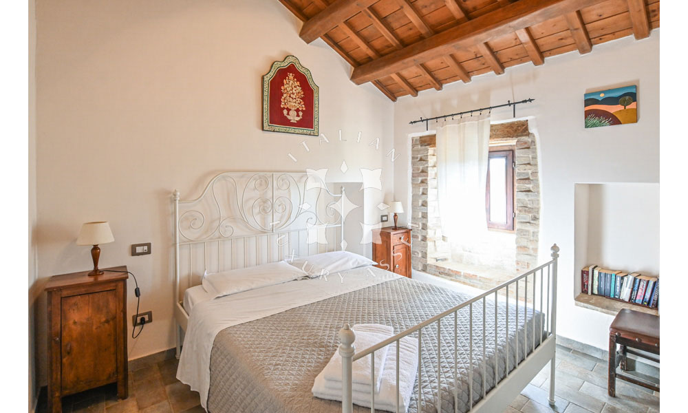 Agriturismo Ponzano Fermo Marche Pool Panorama