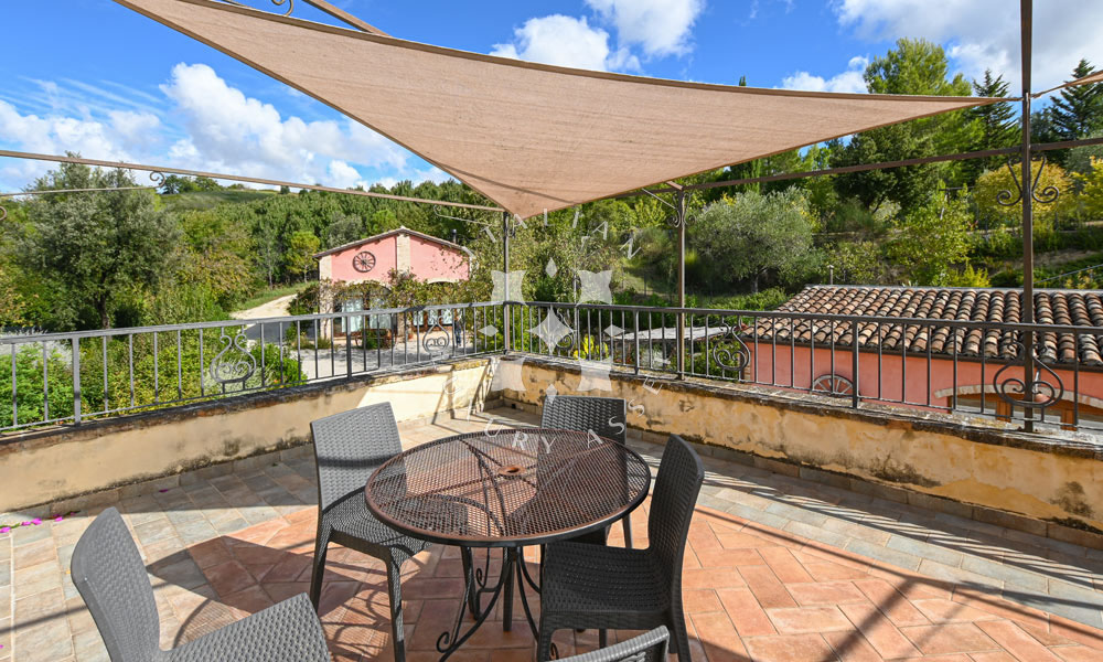 Agriturismo Ponzano Fermo Marche Pool Panorama